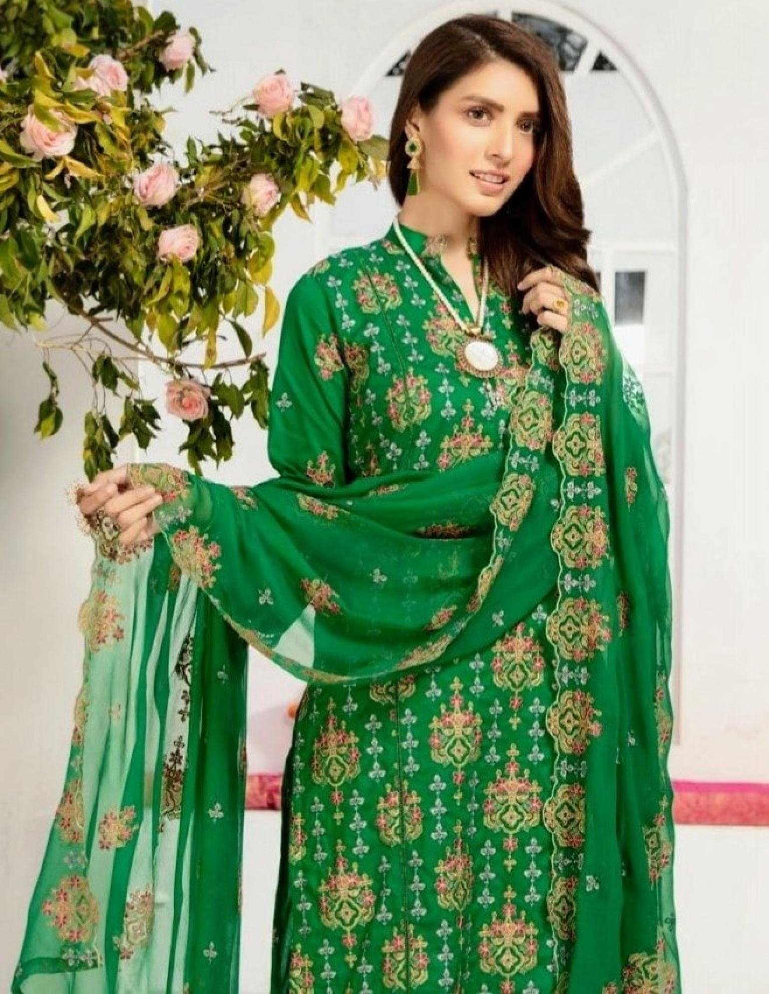 Pakistani dress Khoobsurat Lawn Collection